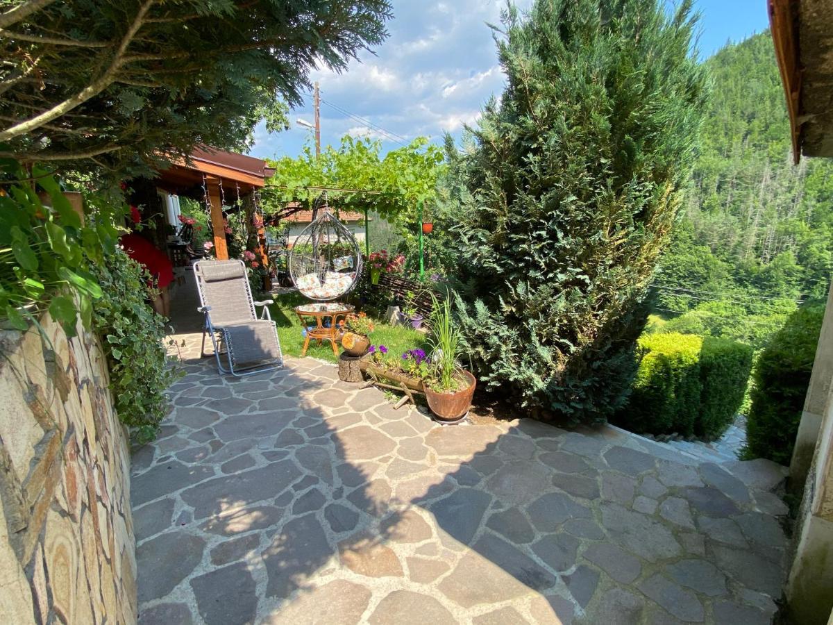 Къща За Гости Хаджиевата Къща Smolyan Exterior photo